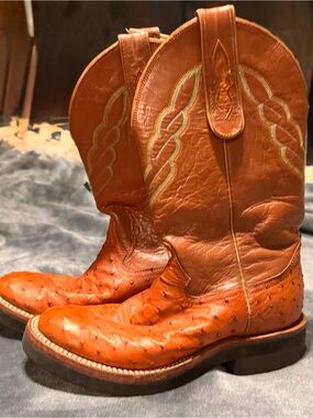Women's Tan Leather Western Heeled Boots with Embossed Detailing